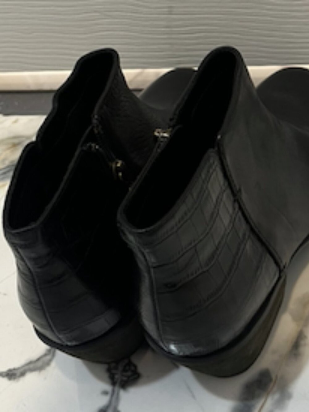 CLARKS Women's Ankle Bootie